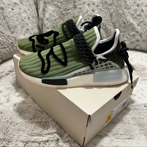 Pharrell Williams Adidas (US) 4.5 BBC Ice Cream X NMD Human Race ‘Running Dog’ - Picture 2 of 8